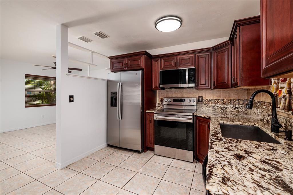 En Venta: $429,900 (3 camas, 2 baños, 1234 Pies cuadrados)