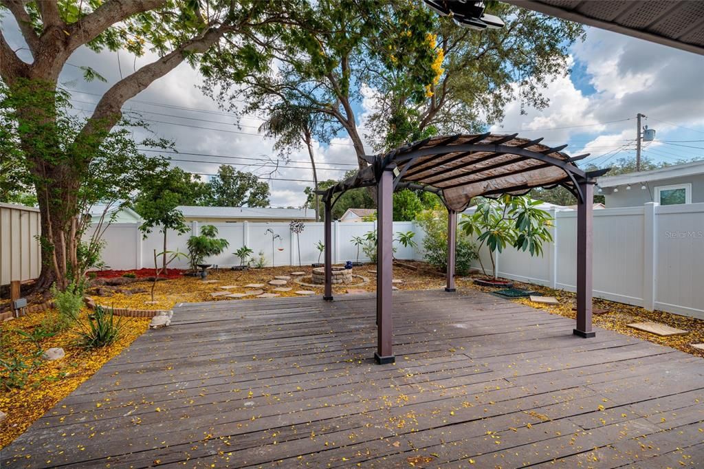 En Venta: $429,900 (3 camas, 2 baños, 1234 Pies cuadrados)