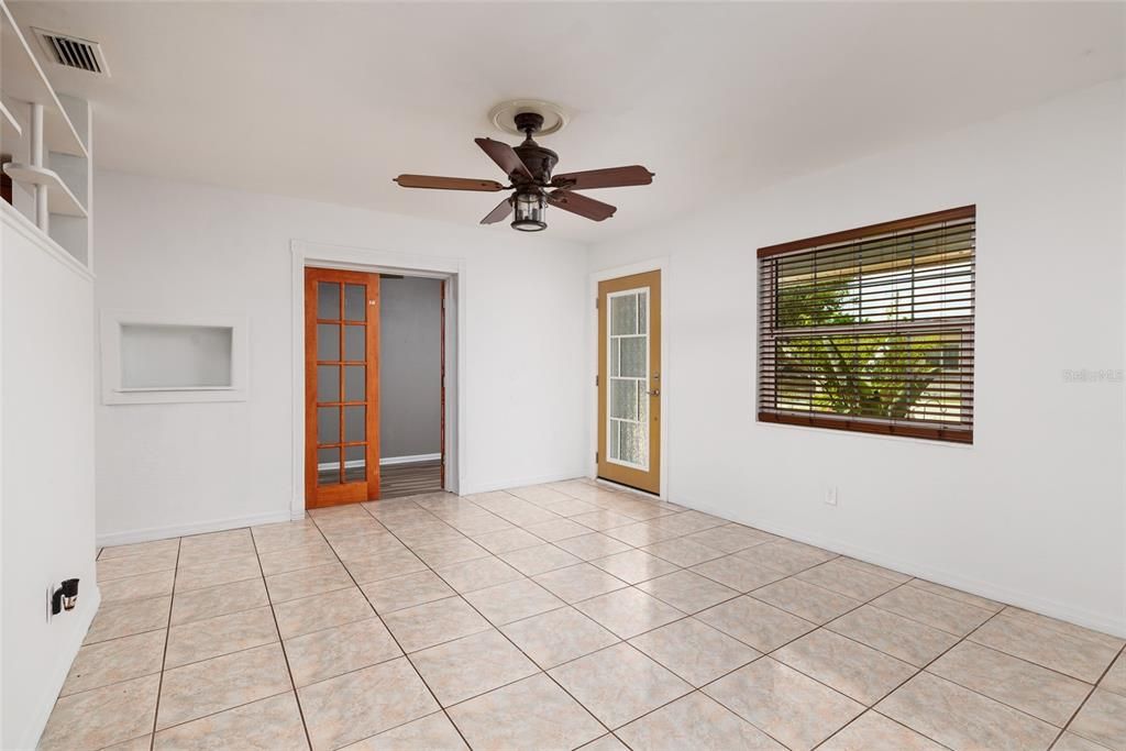 En Venta: $429,900 (3 camas, 2 baños, 1234 Pies cuadrados)