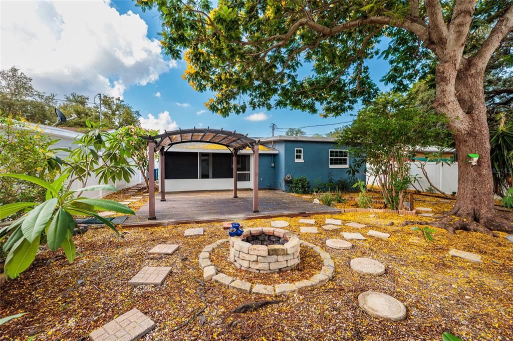 En Venta: $429,900 (3 camas, 2 baños, 1234 Pies cuadrados)
