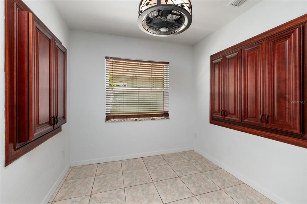 En Venta: $429,900 (3 camas, 2 baños, 1234 Pies cuadrados)