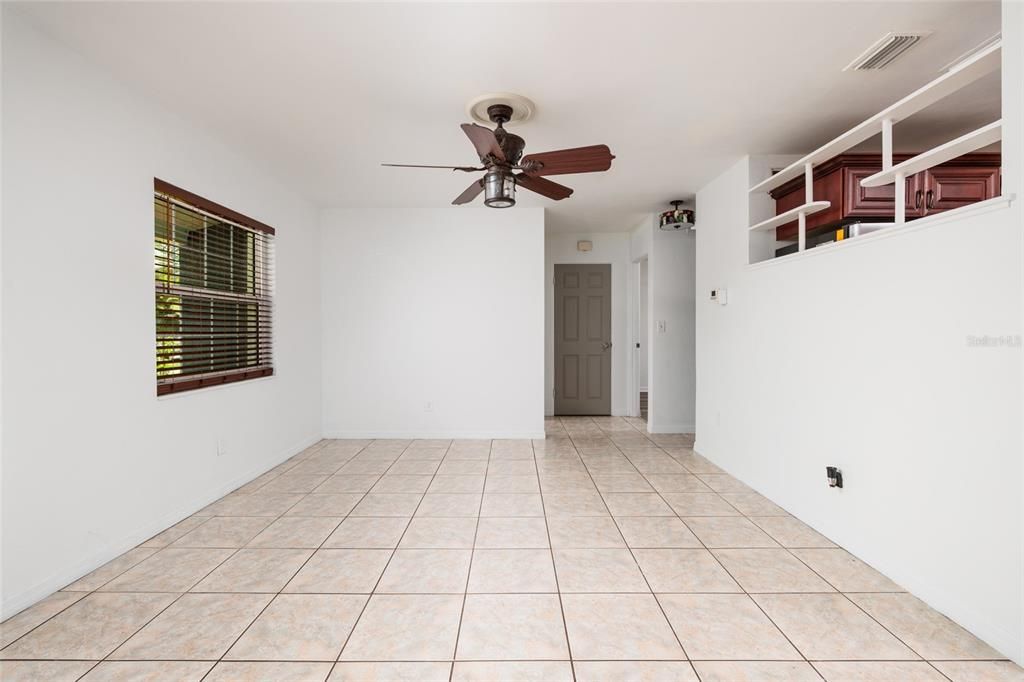 En Venta: $429,900 (3 camas, 2 baños, 1234 Pies cuadrados)