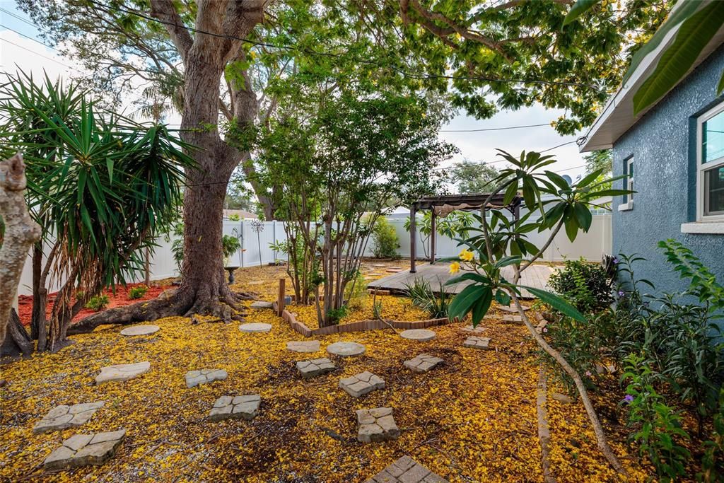 En Venta: $429,900 (3 camas, 2 baños, 1234 Pies cuadrados)
