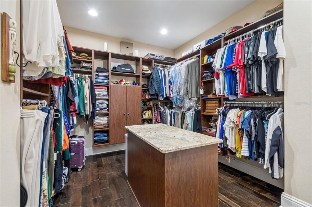 For Sale: $1,800,000 (4 beds, 3 baths, 3705 Square Feet)