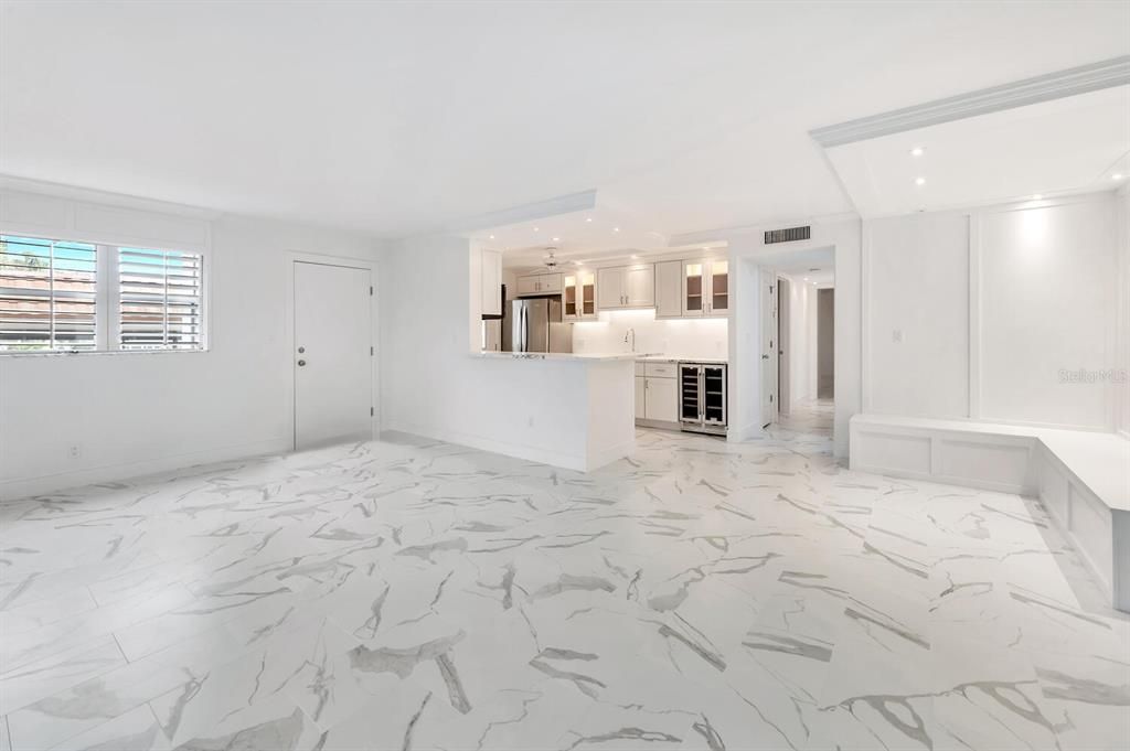 For Sale: $699,000 (2 beds, 2 baths, 1433 Square Feet)