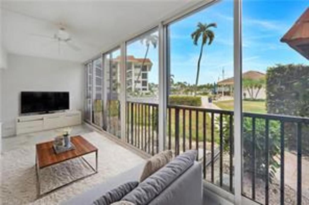 For Sale: $699,000 (2 beds, 2 baths, 1433 Square Feet)