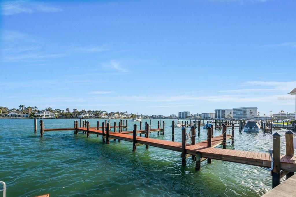 For Sale: $699,000 (2 beds, 2 baths, 1433 Square Feet)