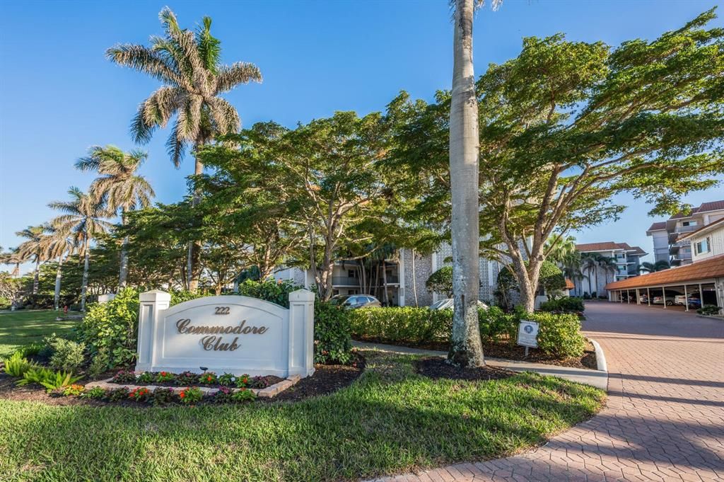 For Sale: $699,000 (2 beds, 2 baths, 1433 Square Feet)