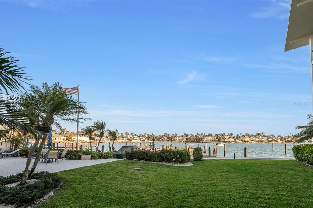 For Sale: $699,000 (2 beds, 2 baths, 1433 Square Feet)