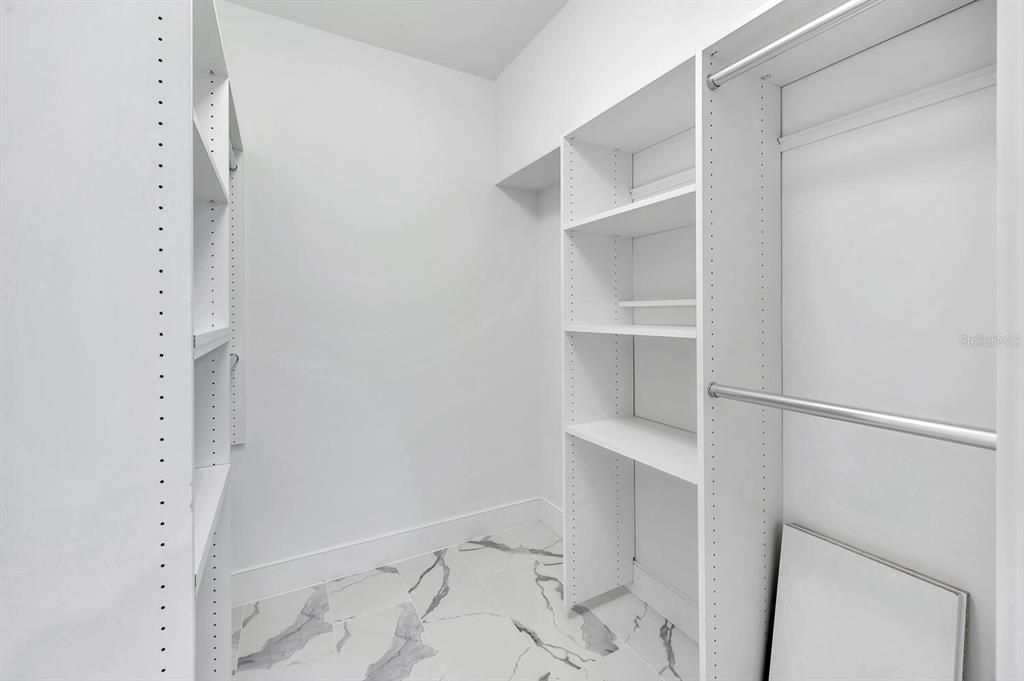 For Sale: $699,000 (2 beds, 2 baths, 1433 Square Feet)