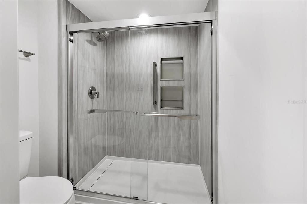 For Sale: $699,000 (2 beds, 2 baths, 1433 Square Feet)