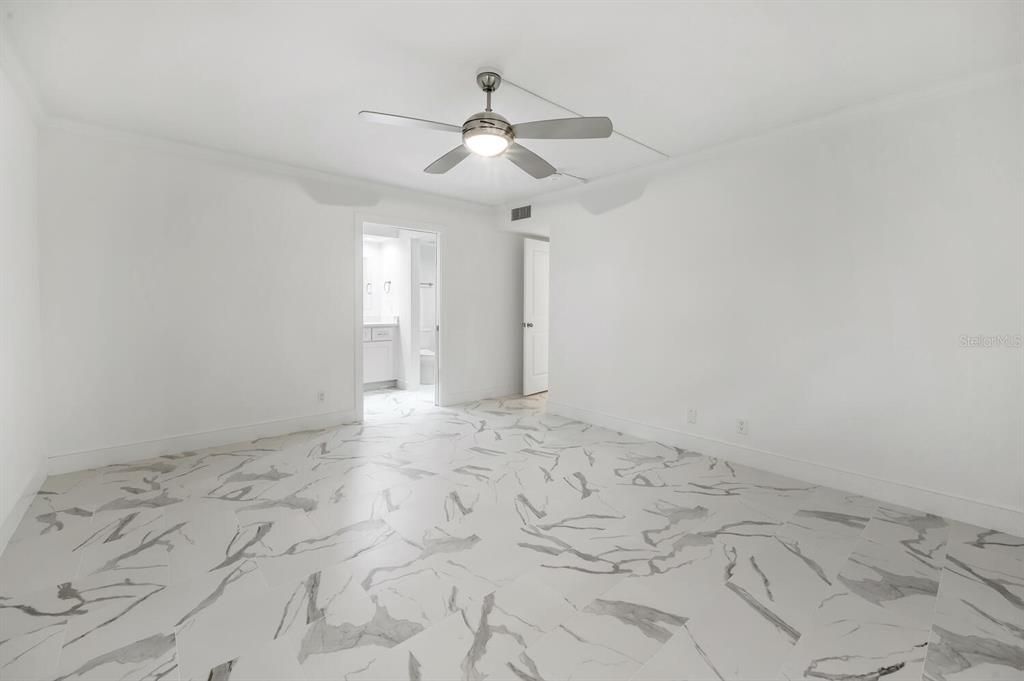 For Sale: $699,000 (2 beds, 2 baths, 1433 Square Feet)