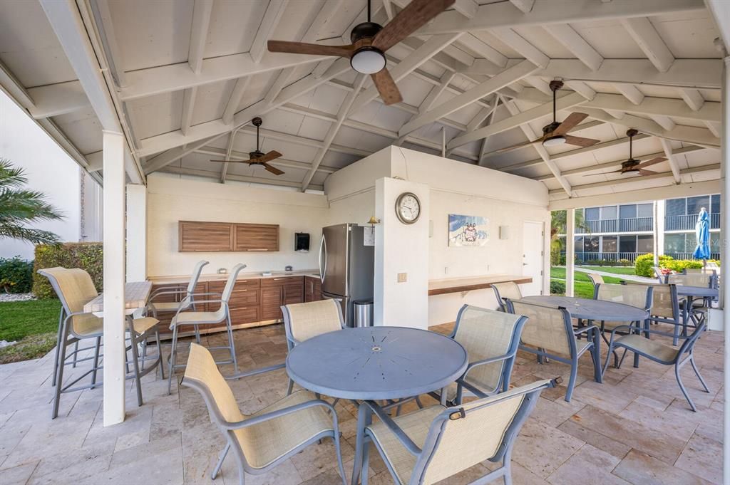 For Sale: $699,000 (2 beds, 2 baths, 1433 Square Feet)