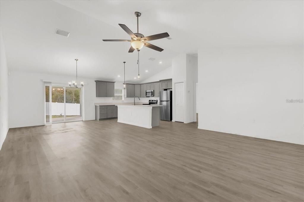 В аренду: $1,800 (3 спален, 2 ванн, 1552 Квадратных фут)