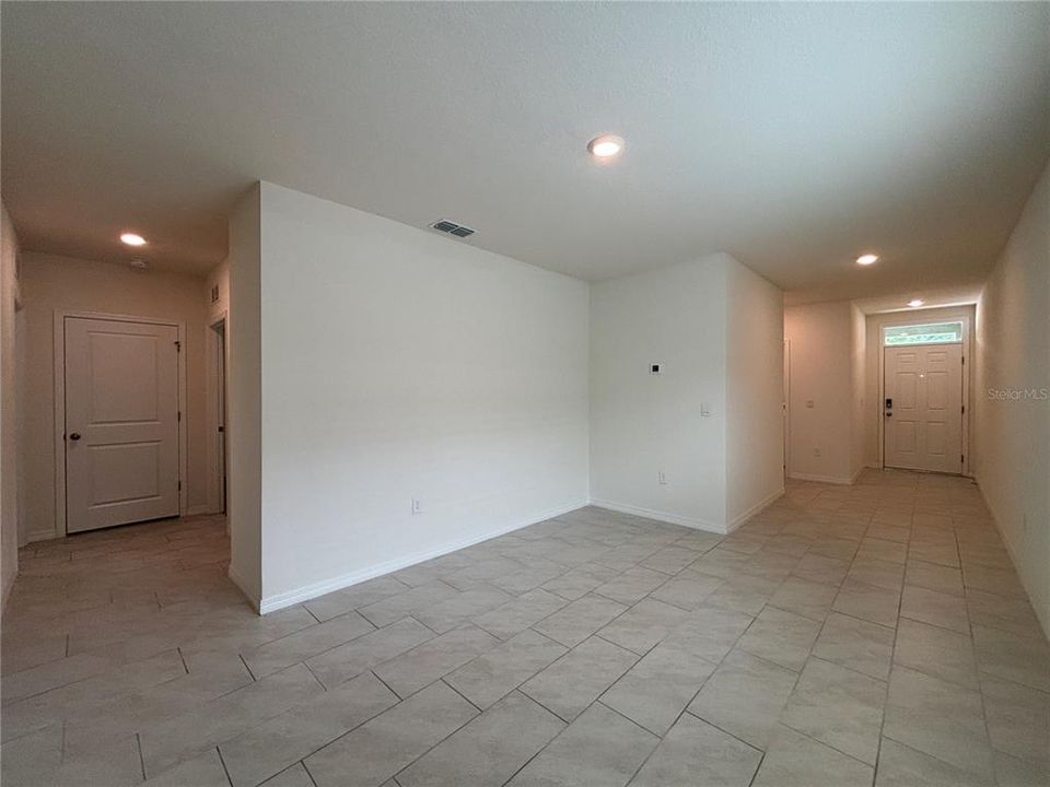 For Rent: $1,750 (3 beds, 2 baths, 1504 Square Feet)
