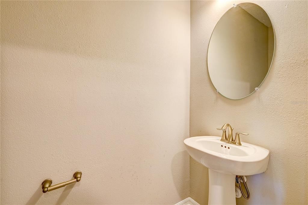 For Rent: $2,500 (3 beds, 2 baths, 1836 Square Feet)
