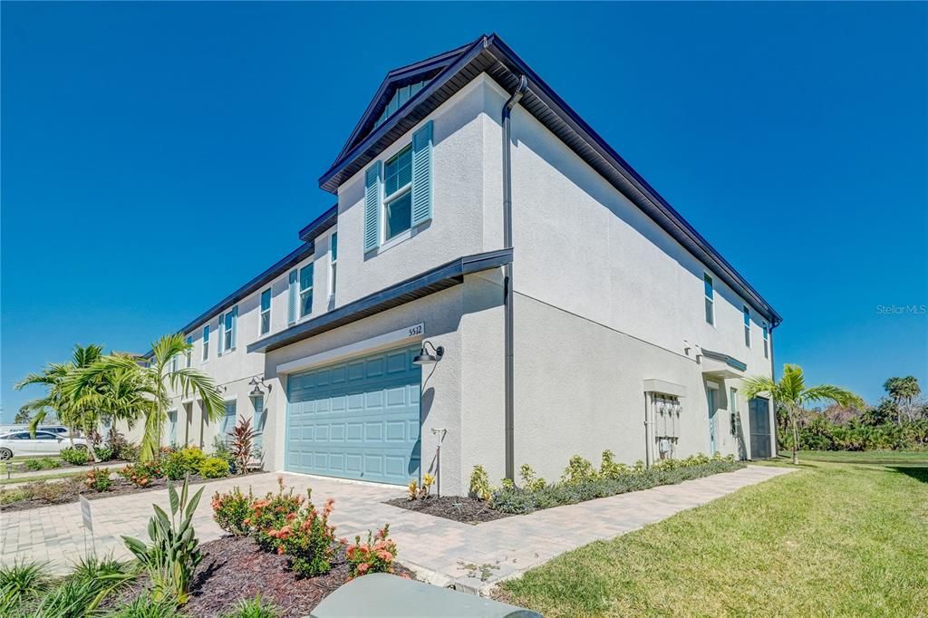 For Rent: $2,500 (3 beds, 2 baths, 1836 Square Feet)