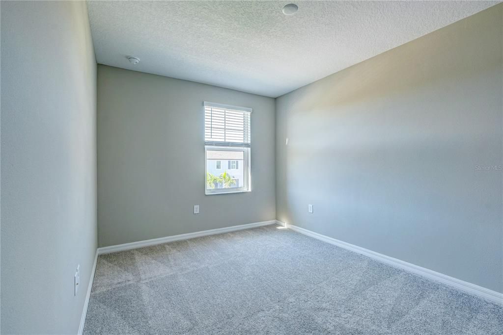 For Rent: $2,500 (3 beds, 2 baths, 1836 Square Feet)
