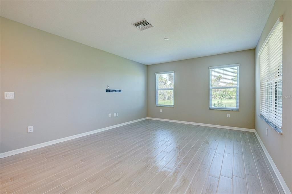 For Rent: $2,500 (3 beds, 2 baths, 1836 Square Feet)