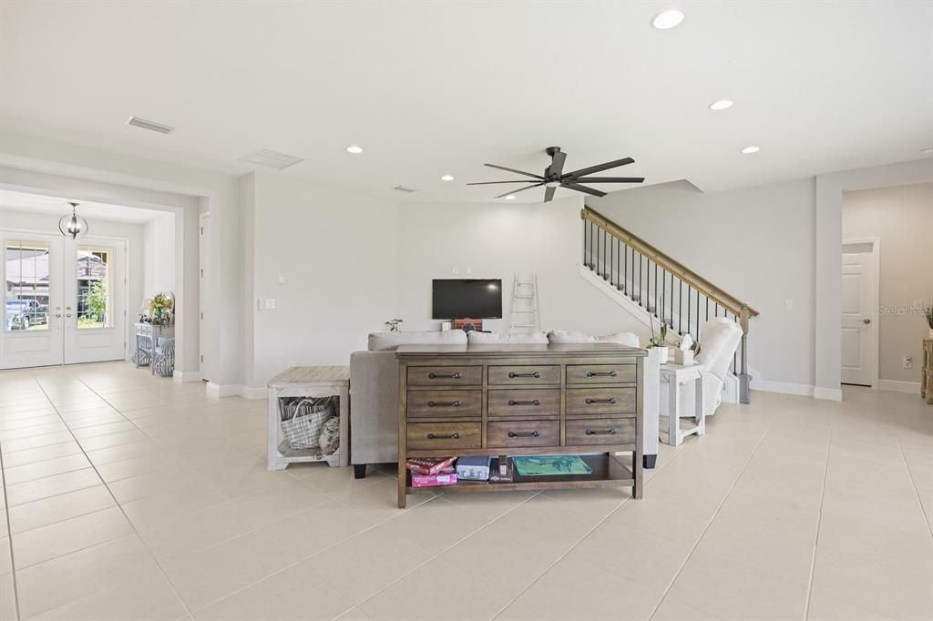 For Rent: $4,300 (5 beds, 4 baths, 3615 Square Feet)
