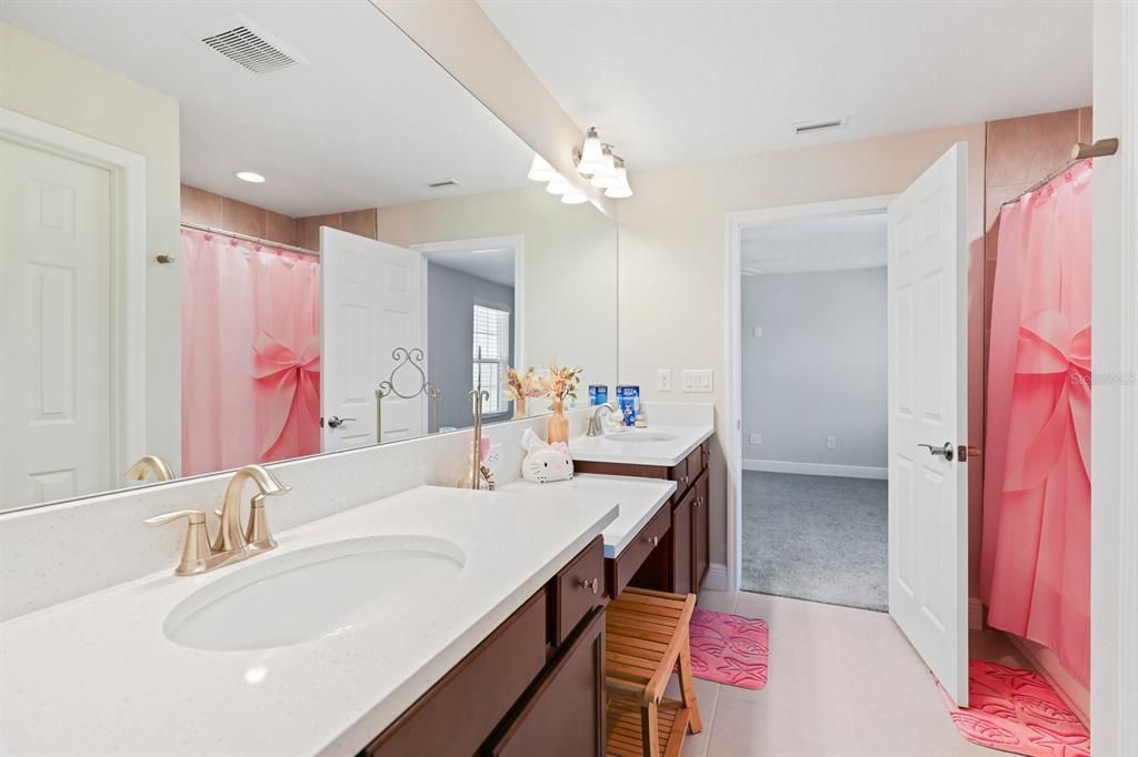 For Rent: $4,300 (5 beds, 4 baths, 3615 Square Feet)
