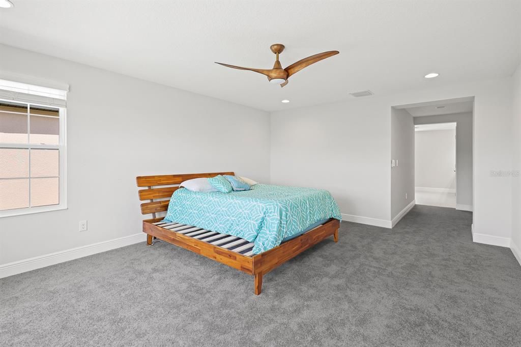 For Rent: $4,300 (5 beds, 4 baths, 3615 Square Feet)