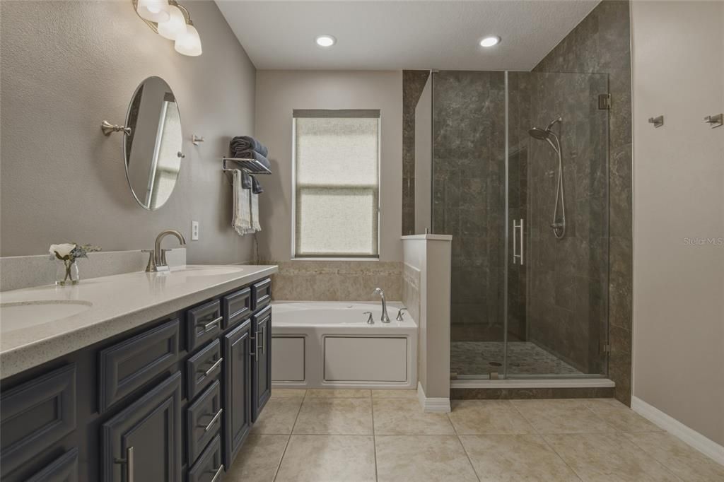 For Sale: $550,000 (4 beds, 3 baths, 2429 Square Feet)