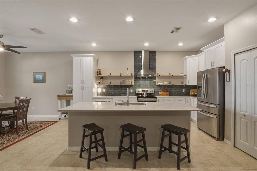 For Sale: $550,000 (4 beds, 3 baths, 2429 Square Feet)
