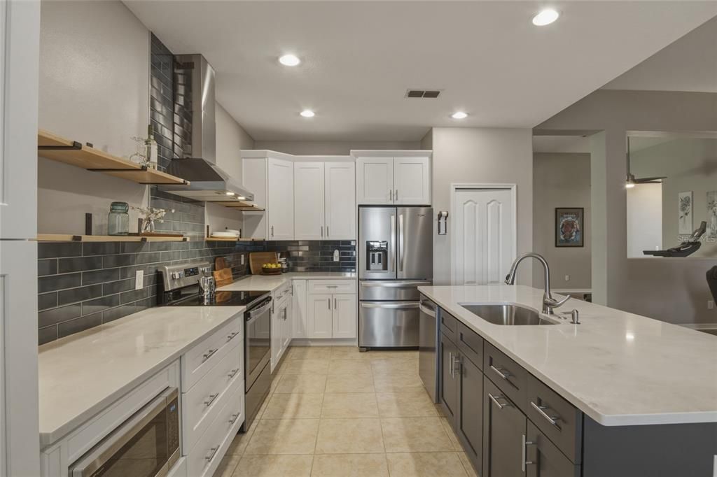 For Sale: $550,000 (4 beds, 3 baths, 2429 Square Feet)