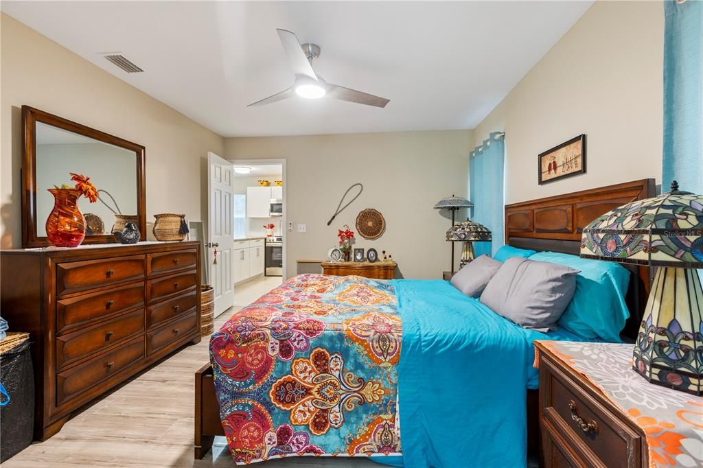 For Sale: $269,000 (3 beds, 2 baths, 1284 Square Feet)