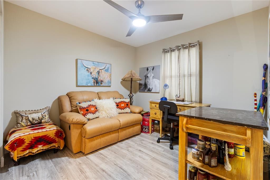 For Sale: $269,000 (3 beds, 2 baths, 1284 Square Feet)