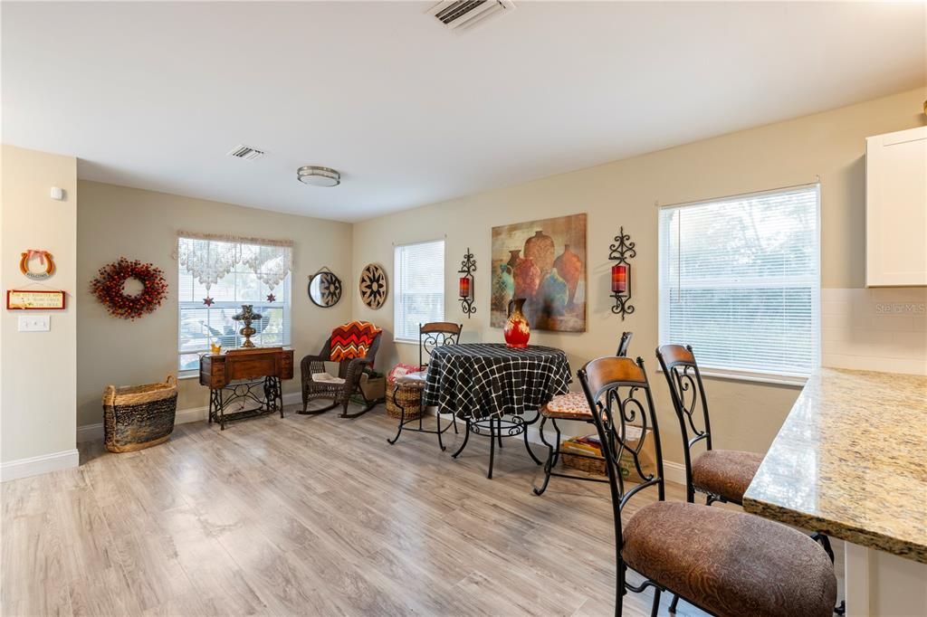 For Sale: $269,000 (3 beds, 2 baths, 1284 Square Feet)