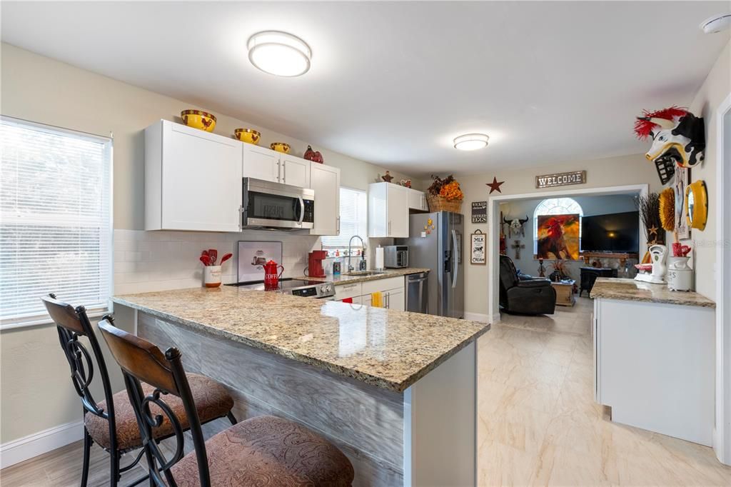 For Sale: $269,000 (3 beds, 2 baths, 1284 Square Feet)
