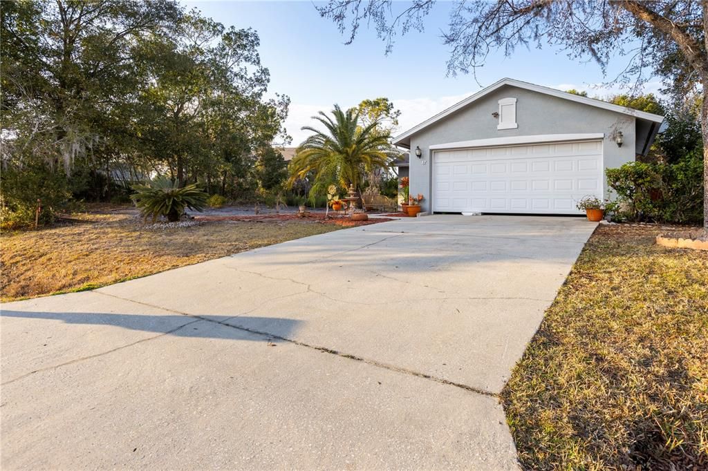 For Sale: $269,000 (3 beds, 2 baths, 1284 Square Feet)