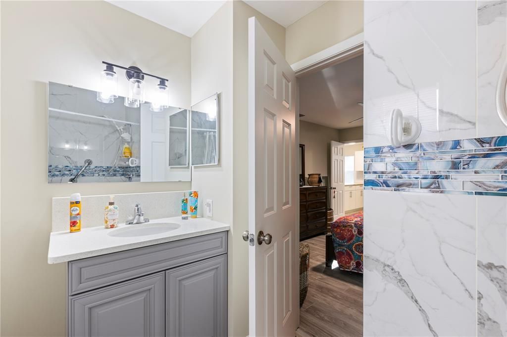 For Sale: $269,000 (3 beds, 2 baths, 1284 Square Feet)
