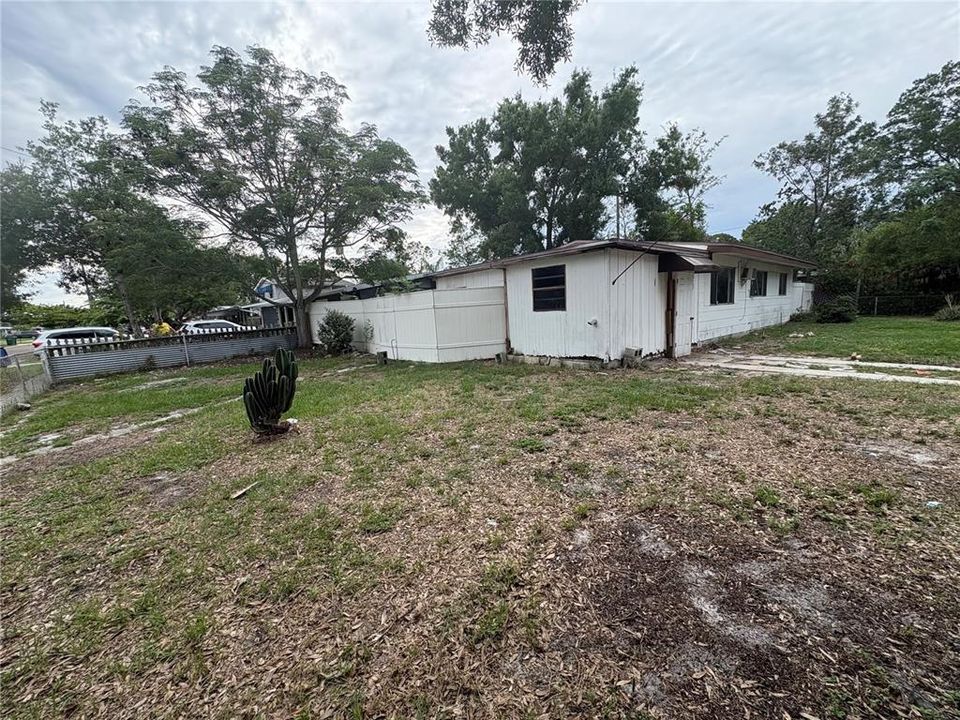 For Sale: $239,900 (3 beds, 1 baths, 1062 Square Feet)