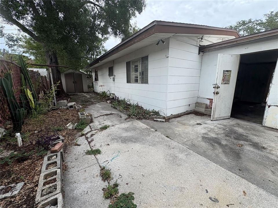 For Sale: $239,900 (3 beds, 1 baths, 1062 Square Feet)
