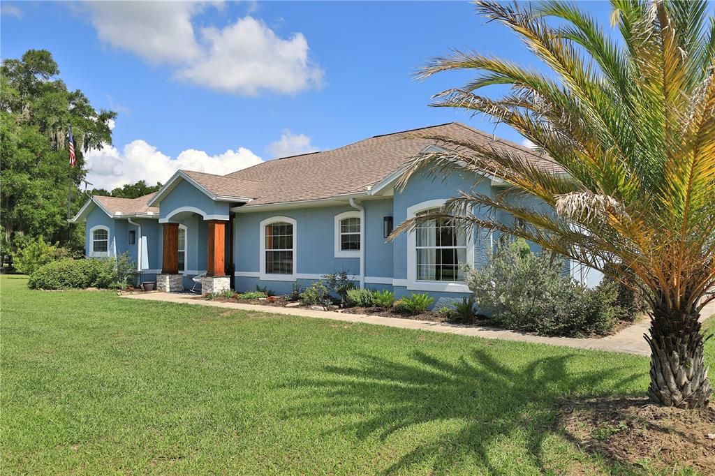 For Sale: $1,078,250 (3 beds, 3 baths, 2513 Square Feet)