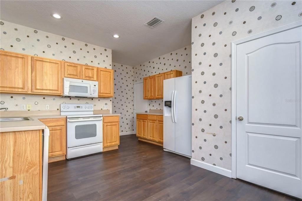 For Sale: $291,000 (3 beds, 2 baths, 1790 Square Feet)