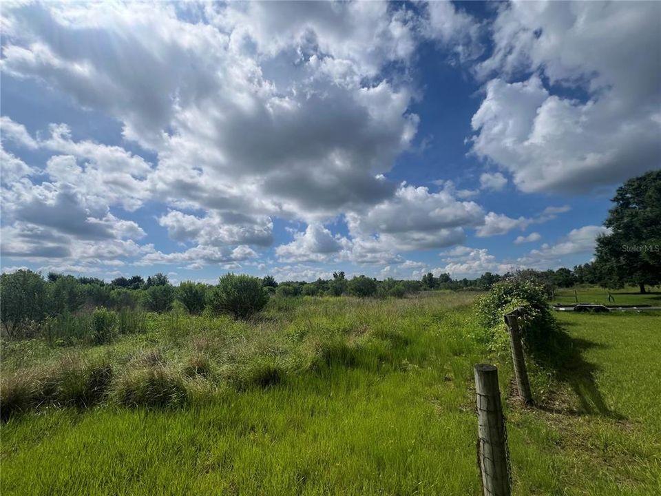 待售: $799,900 (20.00 acres)
