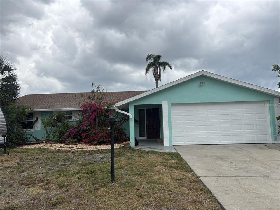 For Sale: $699,000 (3 beds, 2 baths, 1433 Square Feet)