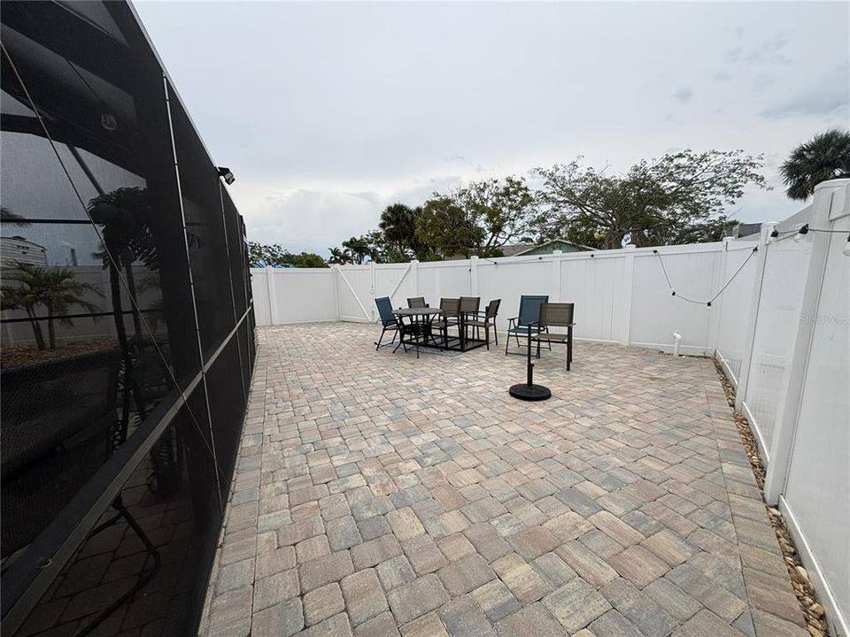 For Sale: $699,000 (3 beds, 2 baths, 1433 Square Feet)