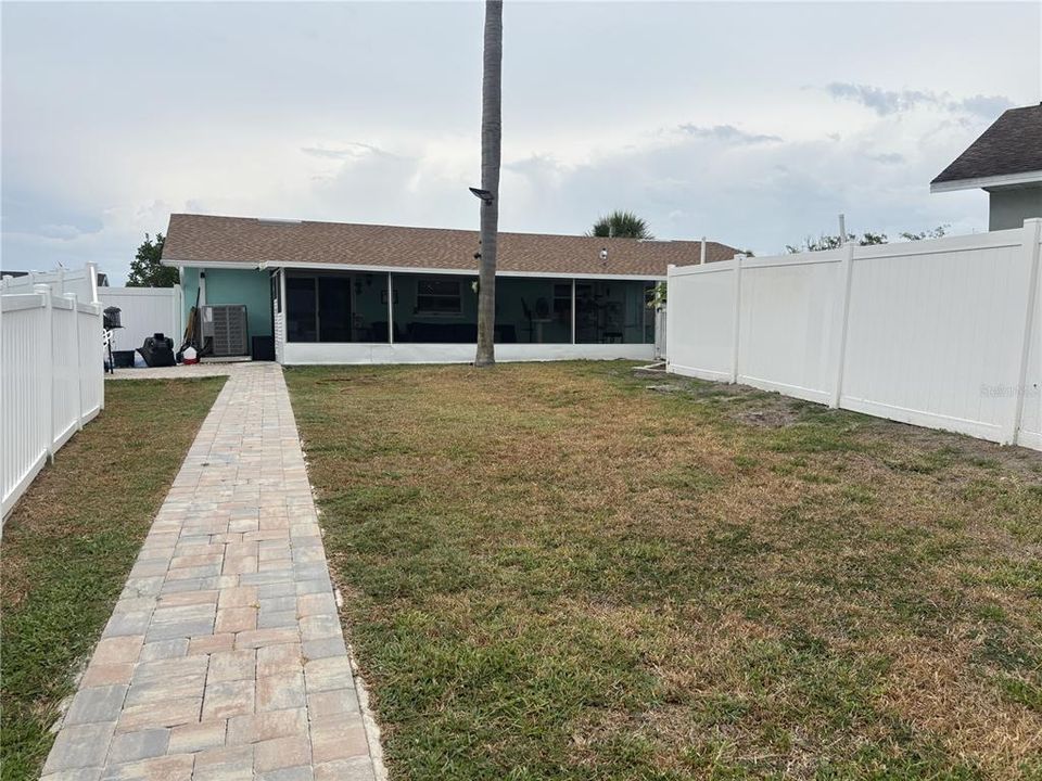 For Sale: $699,000 (3 beds, 2 baths, 1433 Square Feet)