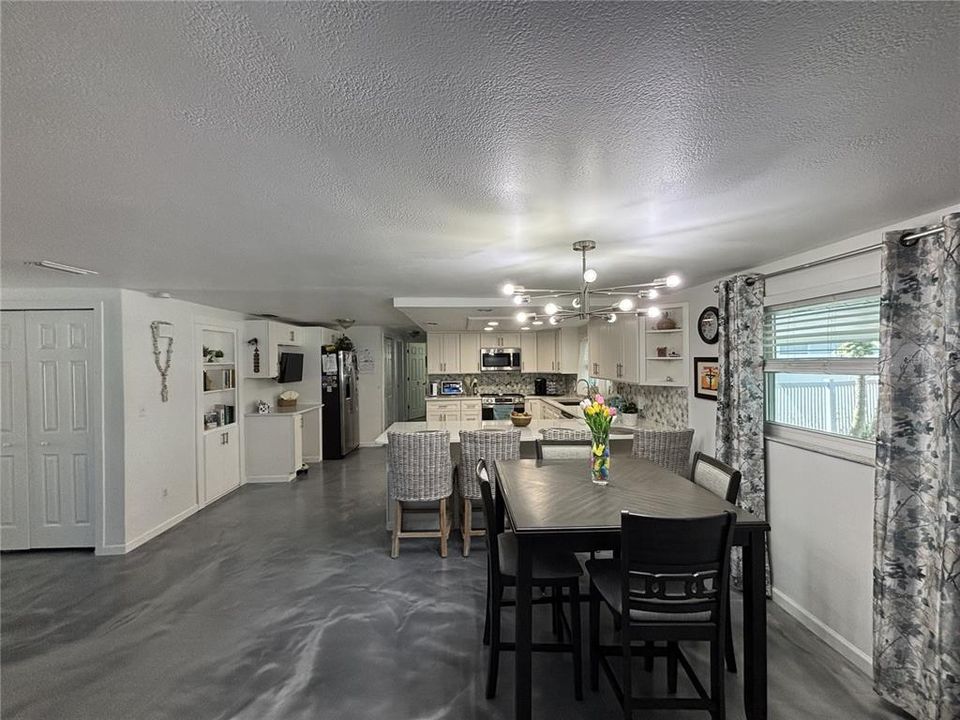 For Sale: $699,000 (3 beds, 2 baths, 1433 Square Feet)