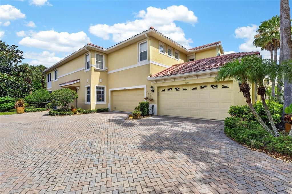 For Sale: $349,500 (3 beds, 2 baths, 1860 Square Feet)