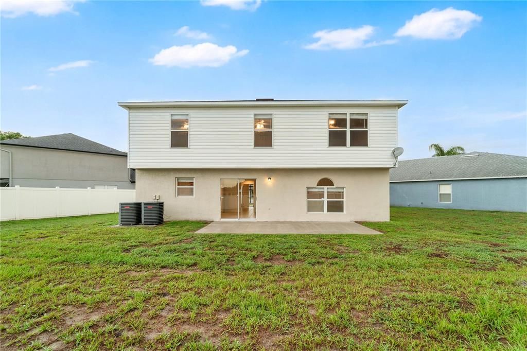 En Venta: $364,900 (4 camas, 2 baños, 2812 Pies cuadrados)
