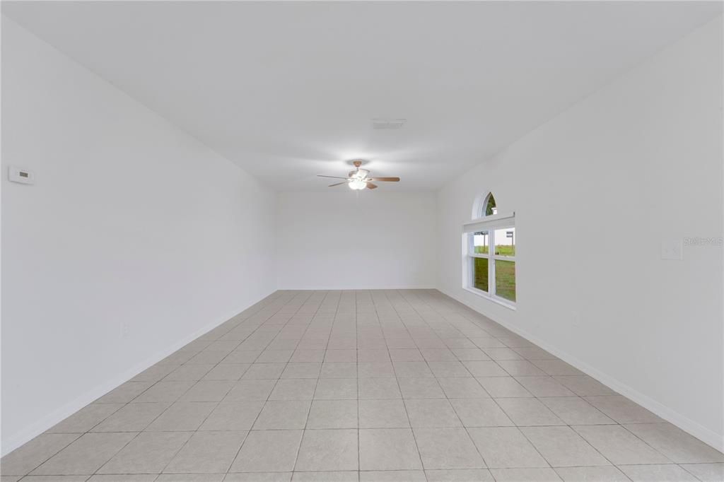 En Venta: $364,900 (4 camas, 2 baños, 2812 Pies cuadrados)