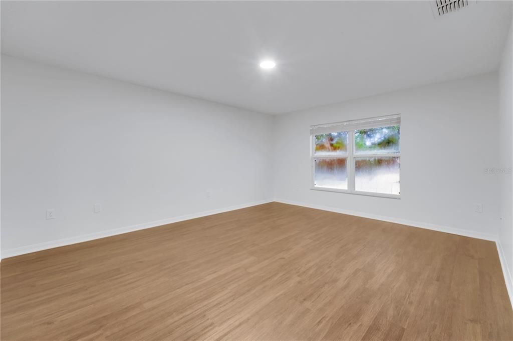 En Venta: $364,900 (4 camas, 2 baños, 2812 Pies cuadrados)