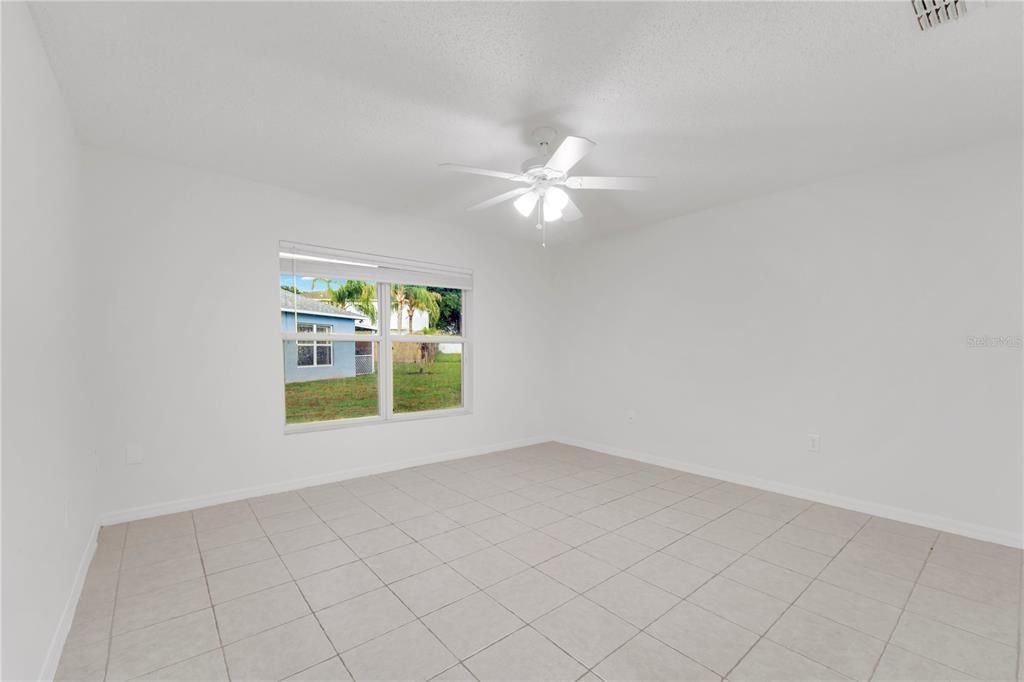 En Venta: $364,900 (4 camas, 2 baños, 2812 Pies cuadrados)