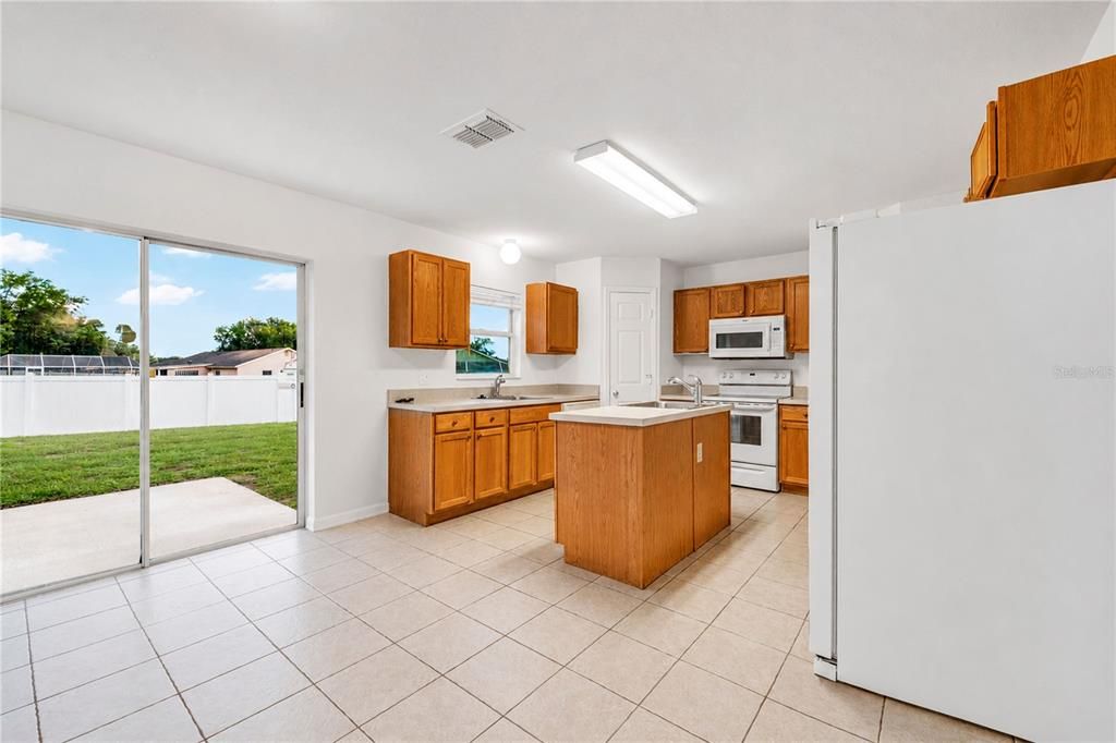 En Venta: $364,900 (4 camas, 2 baños, 2812 Pies cuadrados)